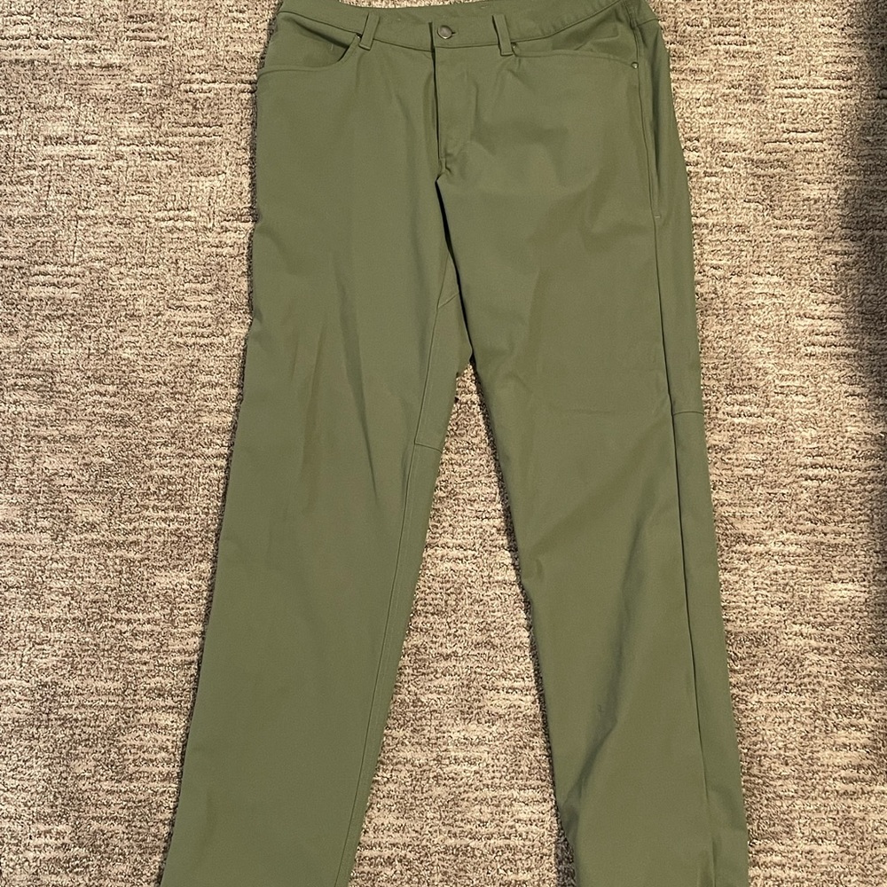 LULU LEMON ABC GREEN PANT. Size large. Great condition.
